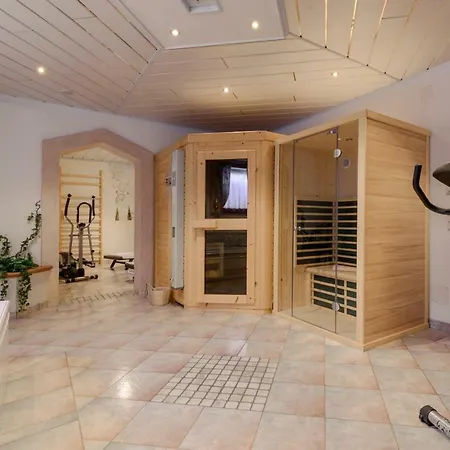 Гостьовий будинок Haus Silvia 3*